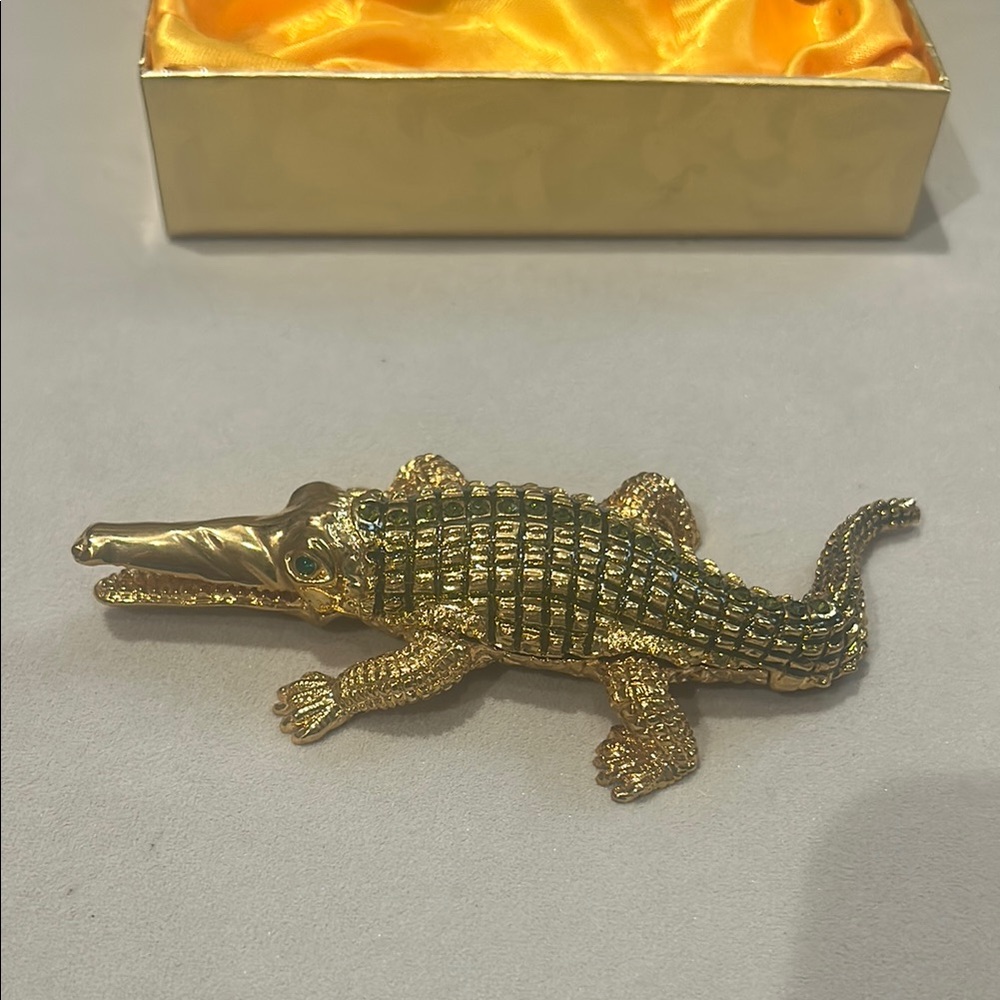 Gold Alligator Figurine View 3